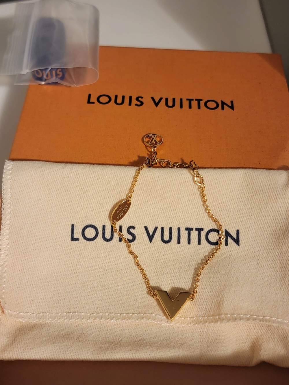Louis Vuitton Gold V Pendant Chain Bracelet